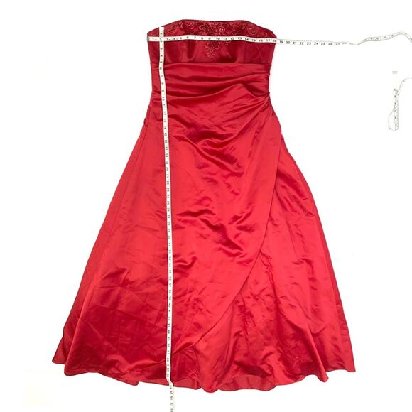 David’s Bridal Cranberry Red Strapless A Line Wrap Gathered Dress - Picture 8 of 14